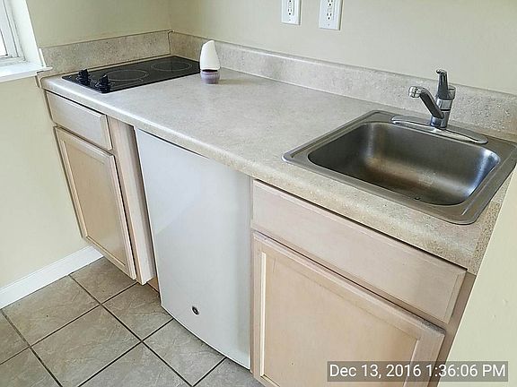 5th image of 1110 Wesley Ave #201