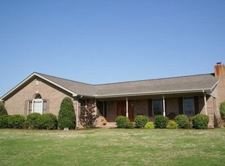 4141 Gunnels Rd, Byrdstown, TN 38549