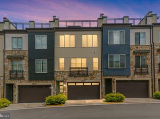 2869 Lowen Valley Rd, Alexandria, VA 22303