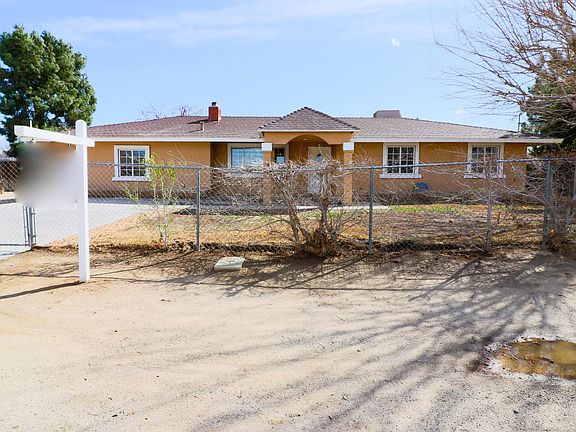3rd image of 10118 E Avenue R10