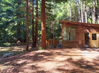 19901 Briceland Rd, Whitethorn, CA 95589