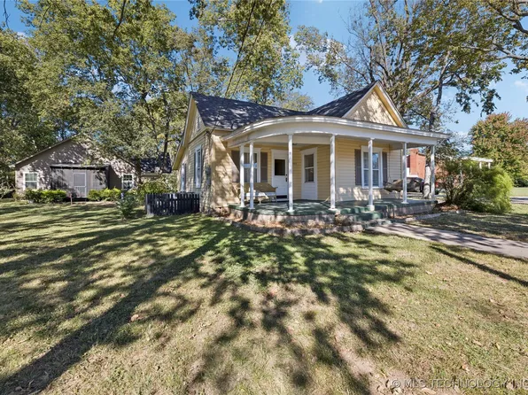 923 N Seminole Ave, Claremore, OK 74017