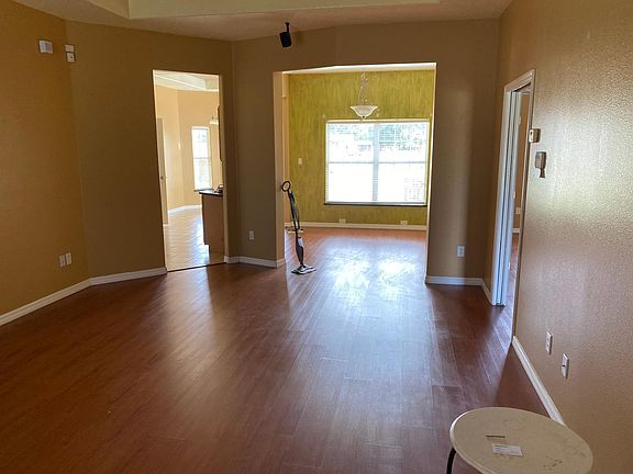 2nd image of 3918 Sparky Ln