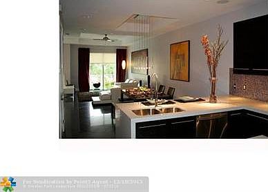 5th image of 755 SE 12th Ct #755