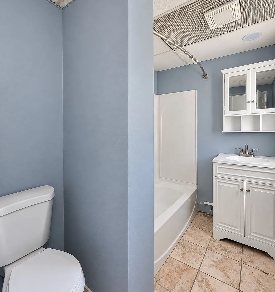 3 bed, 1.0 bath, 1843 sqft, $1,750 — Photo 4