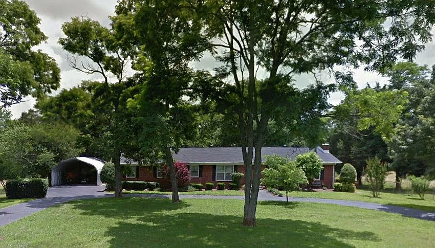 1677 Coleman Hill Rd — Photo 2