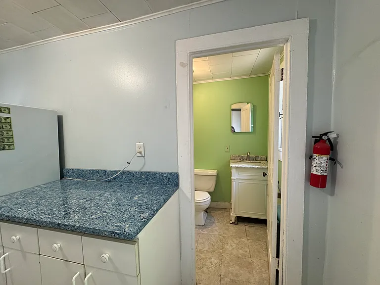 87 N 5th St #2R — Photo 11