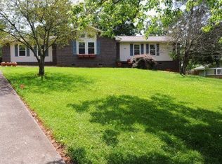 931 Oxford Hills Dr, Maryville, TN 37803