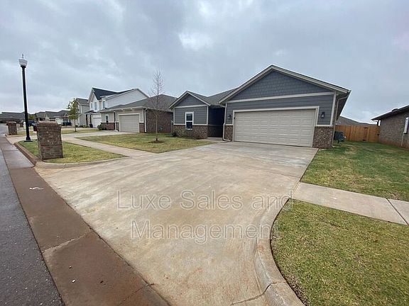 2nd image of 1932 Sara Vista Dr
