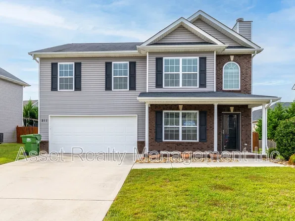 211 Whistlestop Ln, Maryville, TN 37804