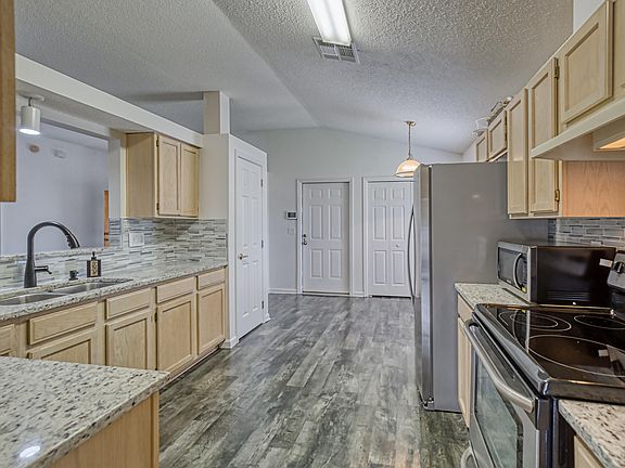 3rd image of 805 Southern Belle Dr E