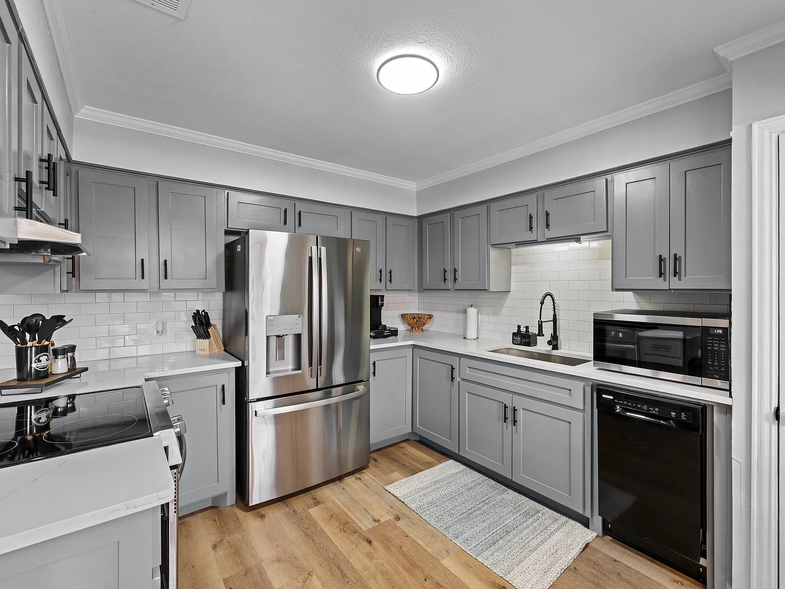 3 bed, 1344 sqft, $4,500 — Photo 3