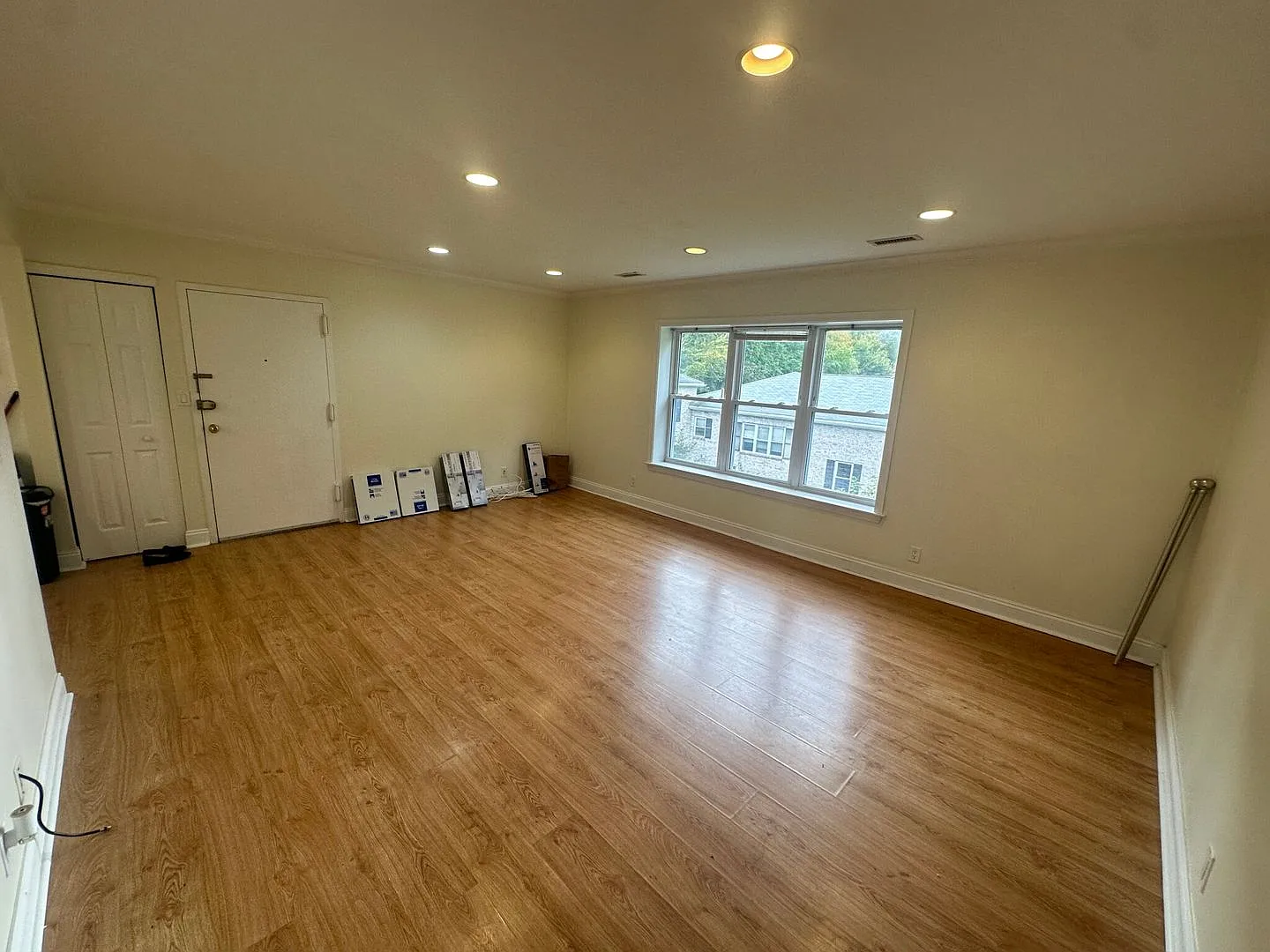 Charming 3 Bedroom — Photo 1