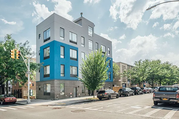 Rented by Nooklyn NYC LLC | media 9