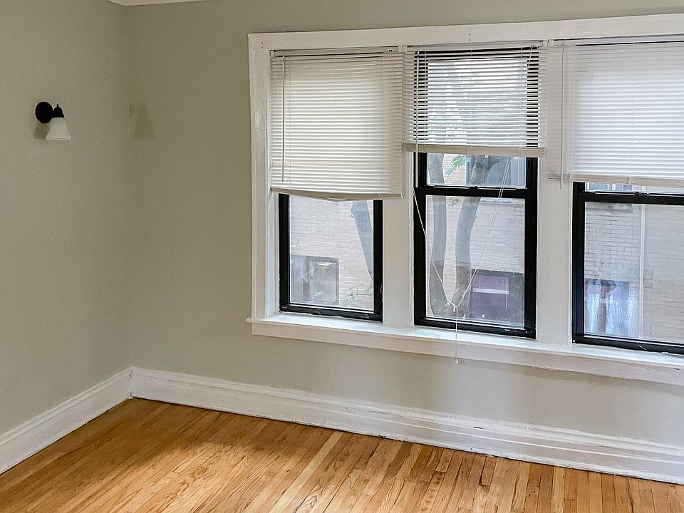 1st image of 619 1/2 W Melrose St #D2