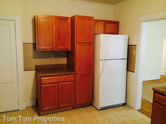3rd image of 5 Eastman Ave APT 2