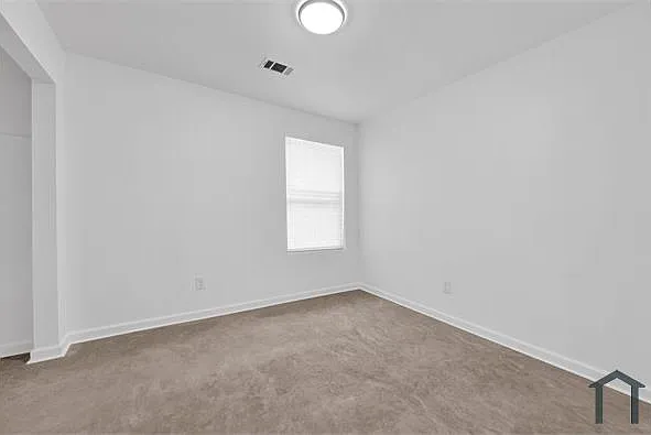 4 bed, $1,700 — Photo 4