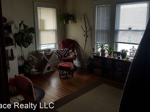 4th image of 2476 Adams Ave