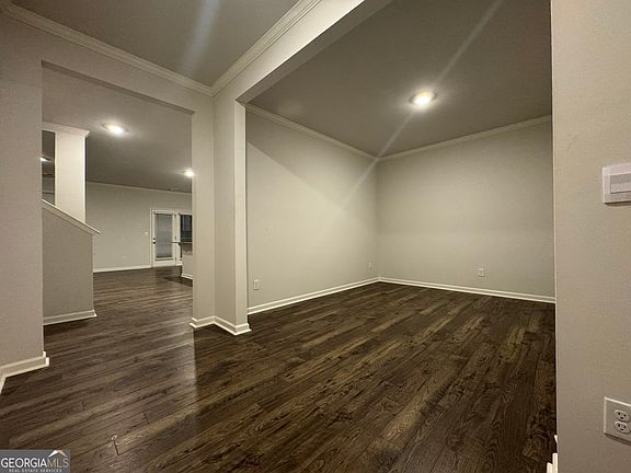 5th image of 279 Belmont Dr SE