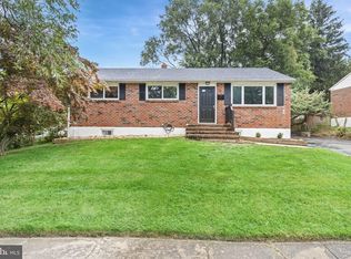 5 Holly Dr, New Castle, DE 19720