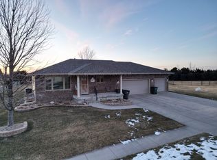 1613 Westbrook Dr, Juniata, NE 68955