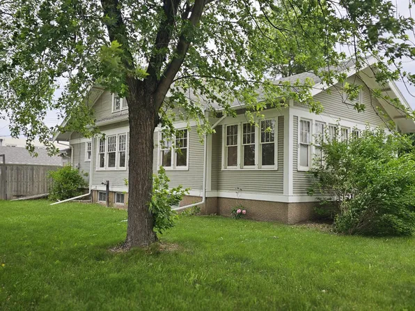 901 N 1st St, Aberdeen, SD 57401