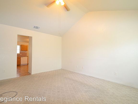 4th image of 405 N 1st St APT C