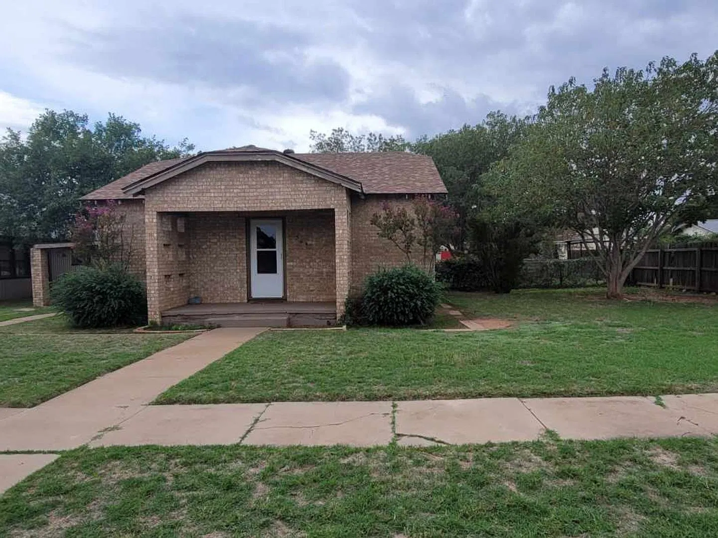 Furnished 2/2 in Childress. Utilities included. — Photo 2