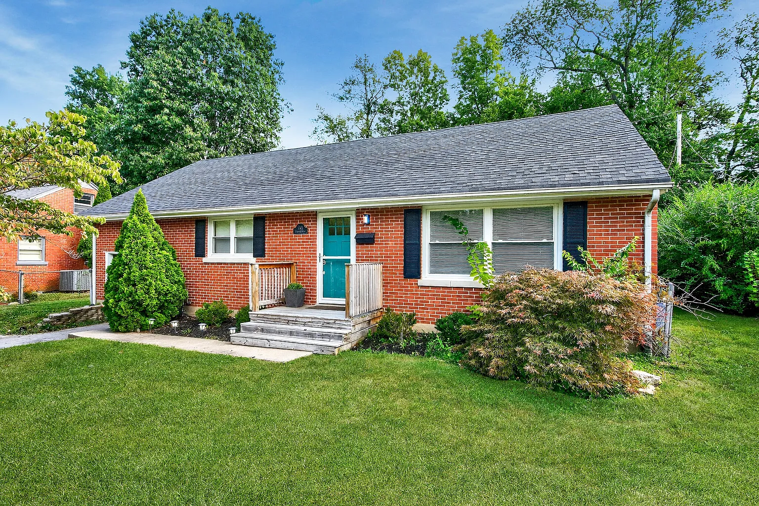 321 Zandale Dr photo 1