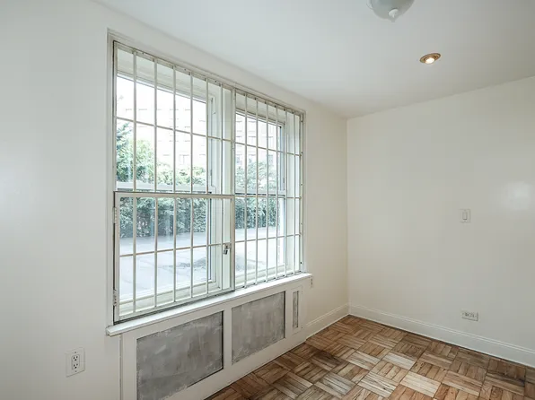 75-10 Yellowston Boulevard image 15 of 22