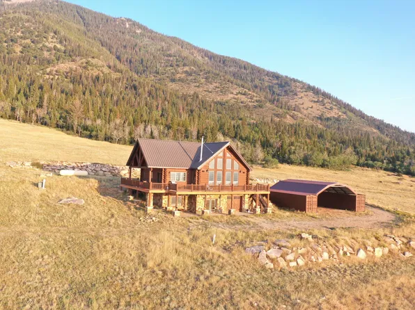 6 Bear Ct, Elk Mountain, WY 82324