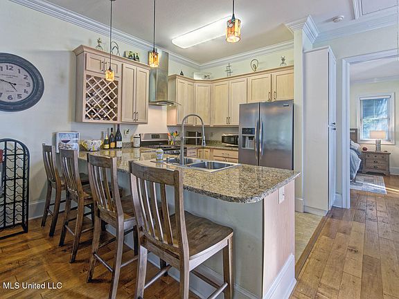 4th image of 37 Chapel Hill Rd