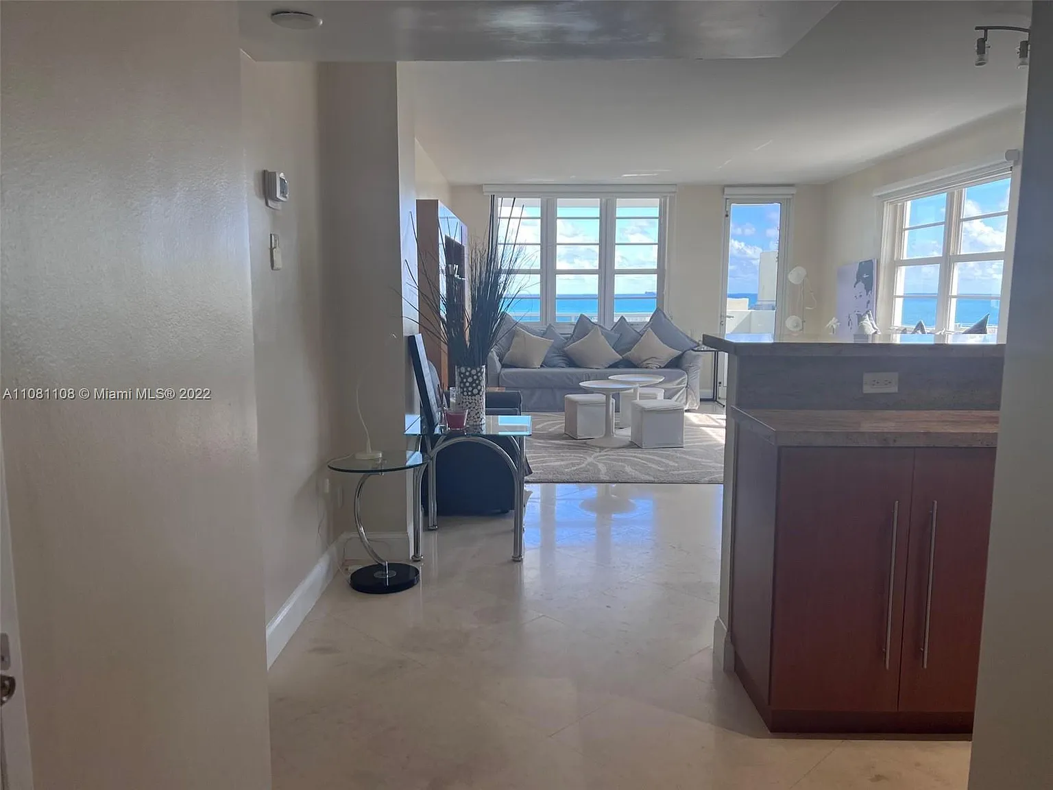 The Decoplage Condo — Photo 2