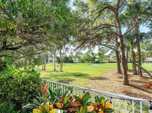 6861 Briarlake Circle, Palm Beach Gardens, FL 33418