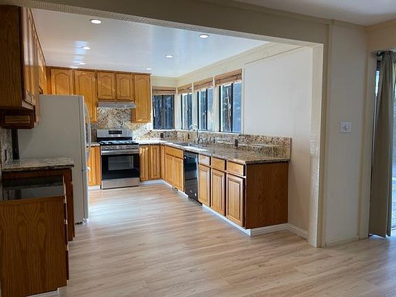 5th image of 705 Chimalus Dr