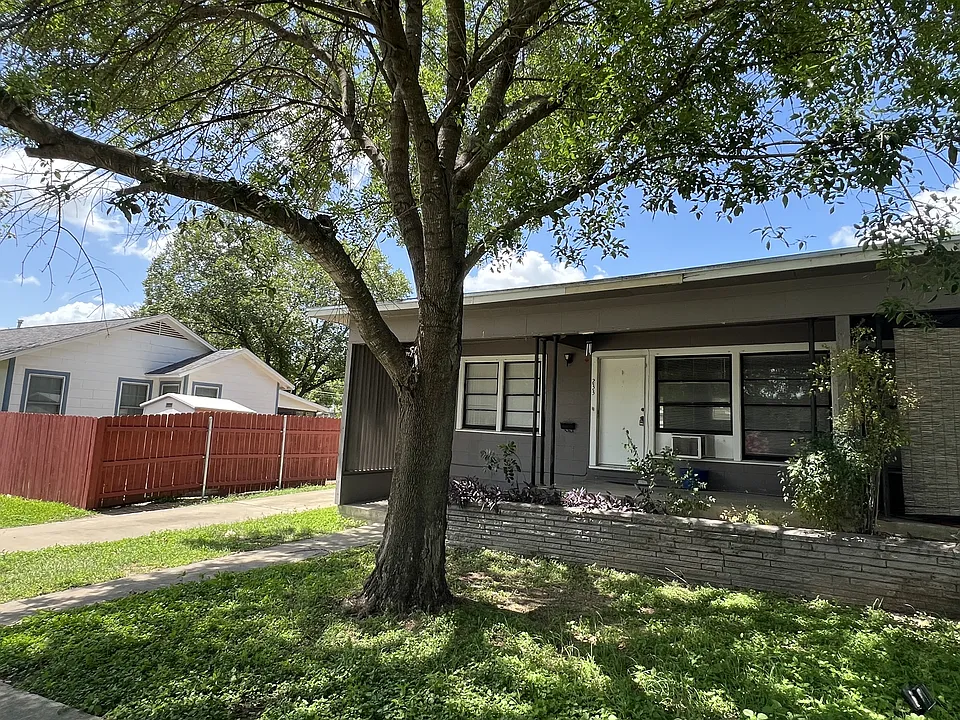 233 Arvin Dr