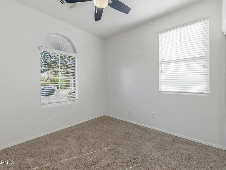 2524 S 89th Ln — Photo 8
