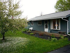 1st image of 7 Dover Dr