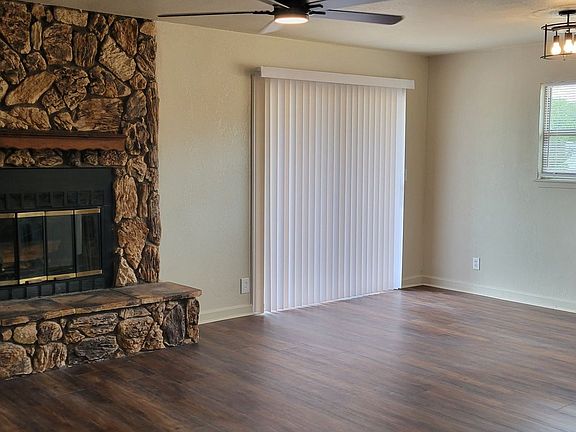 3rd image of 800-804 Laurelwood Dr #804-4