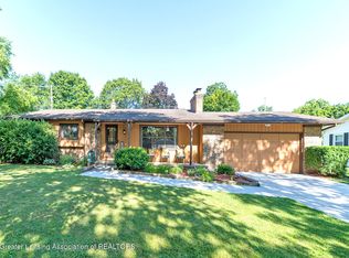 3855 Sandlewood Dr, Okemos, MI 48864
