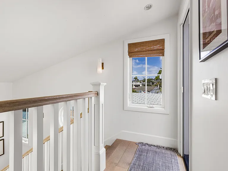 2nd floor landing