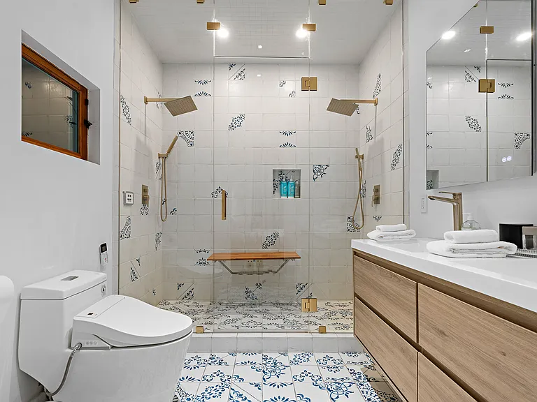 455 N Crescent Heights Blvd — Photo 42