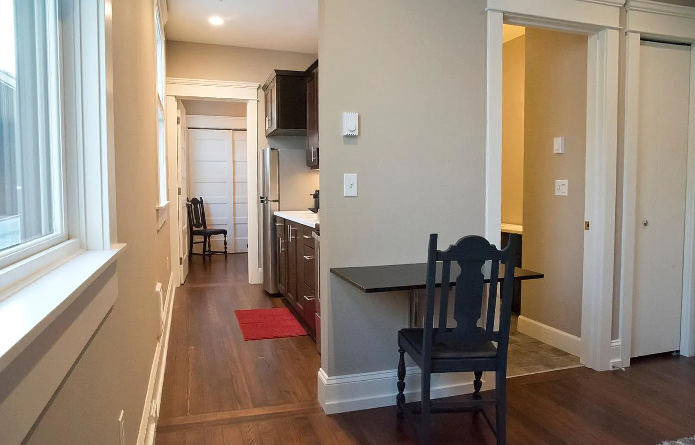 204 Railroad Ave — Photo 1