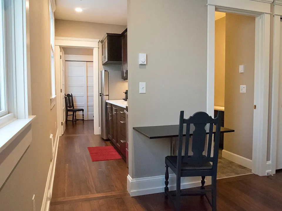 1202 Railroad Ave #204
