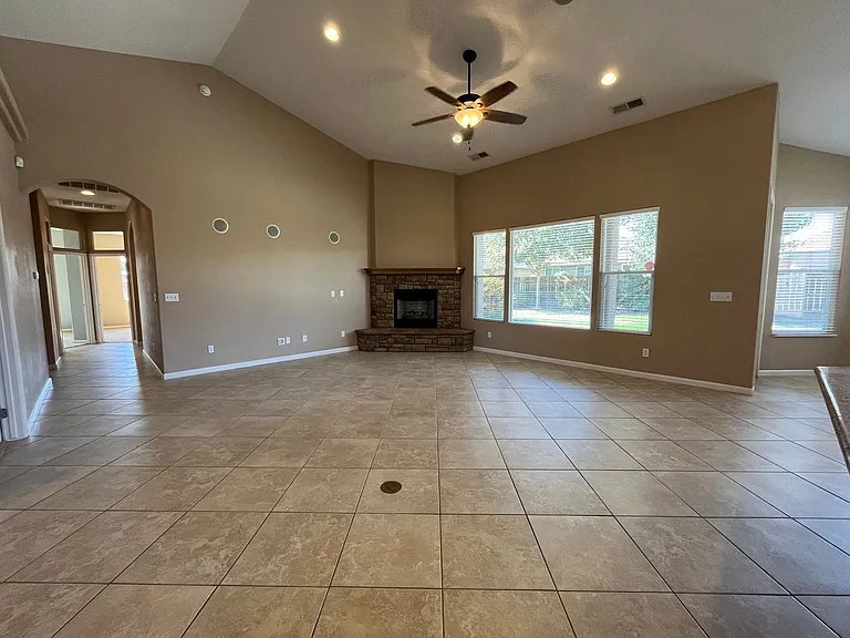 206 S Argyle Pl — Photo 3