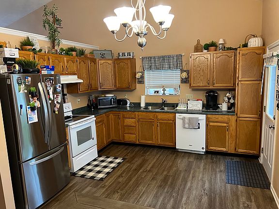 3rd image of 112 Sonoma Ct