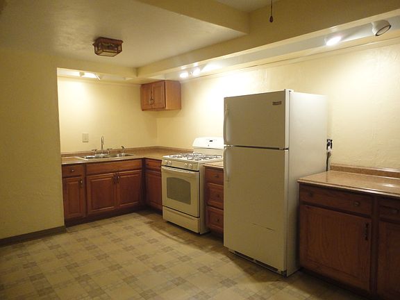 5th image of 1324 Russell Ave