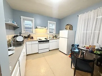 3 bed, 1000 sqft, $3,500 — Photo 2
