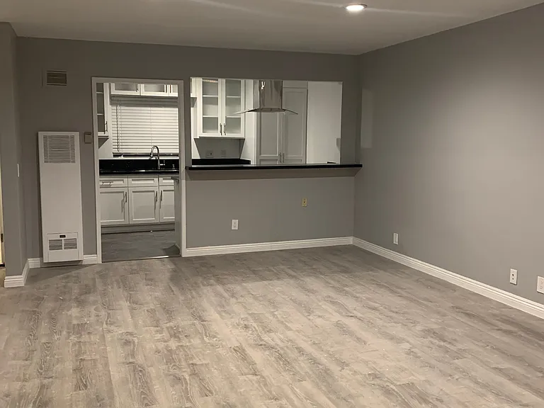 1105 S Barrington Ave #3 — Photo 10