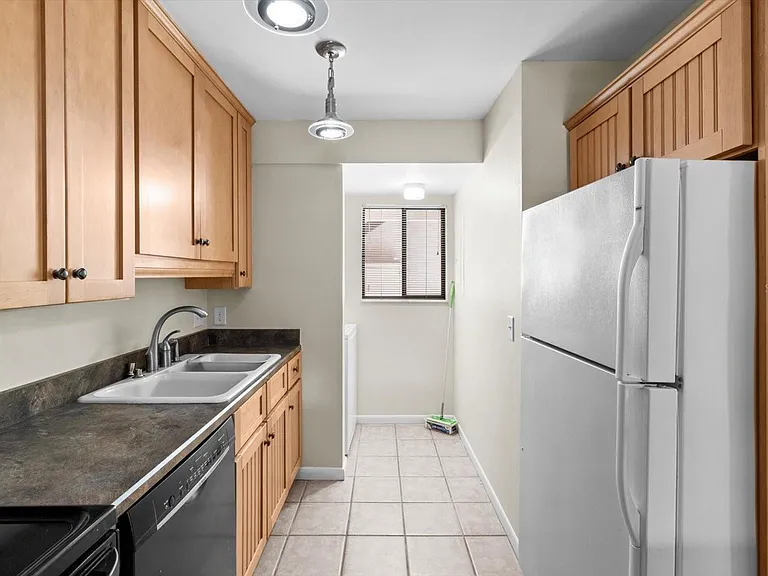 2851 SW 32nd Ave — Photo 14